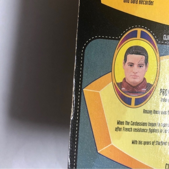 Vintage 1996 Star Trek Voyager Chakotay The Maquis Action Figure New Sealed - Picture 5 of 7